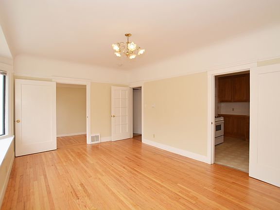 3rd image of 460 22nd Ave APT 2