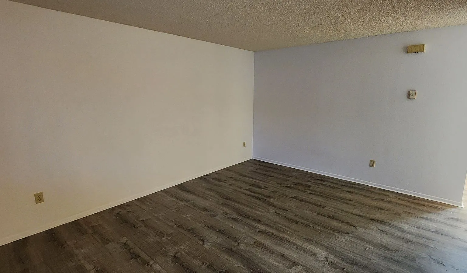 Cute 2 Bed, 1 Bath In Medical Lake! *Special: $500 Off!* — Photo 3