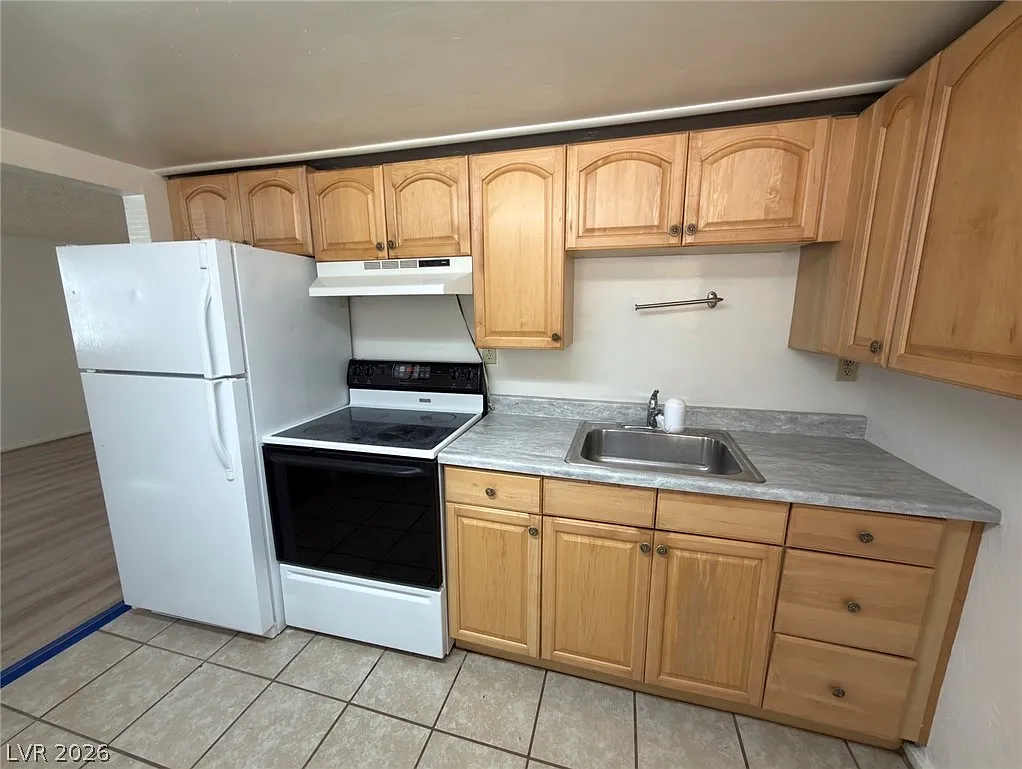 2 bed, 1.0 bath, 1444 sqft, $1,000 — Photo 4