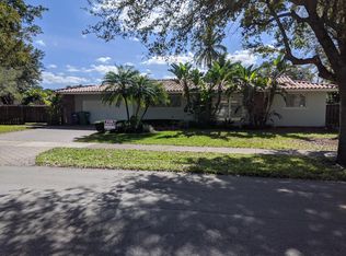 6910 Maple Ter, Miami Lakes, FL 33014