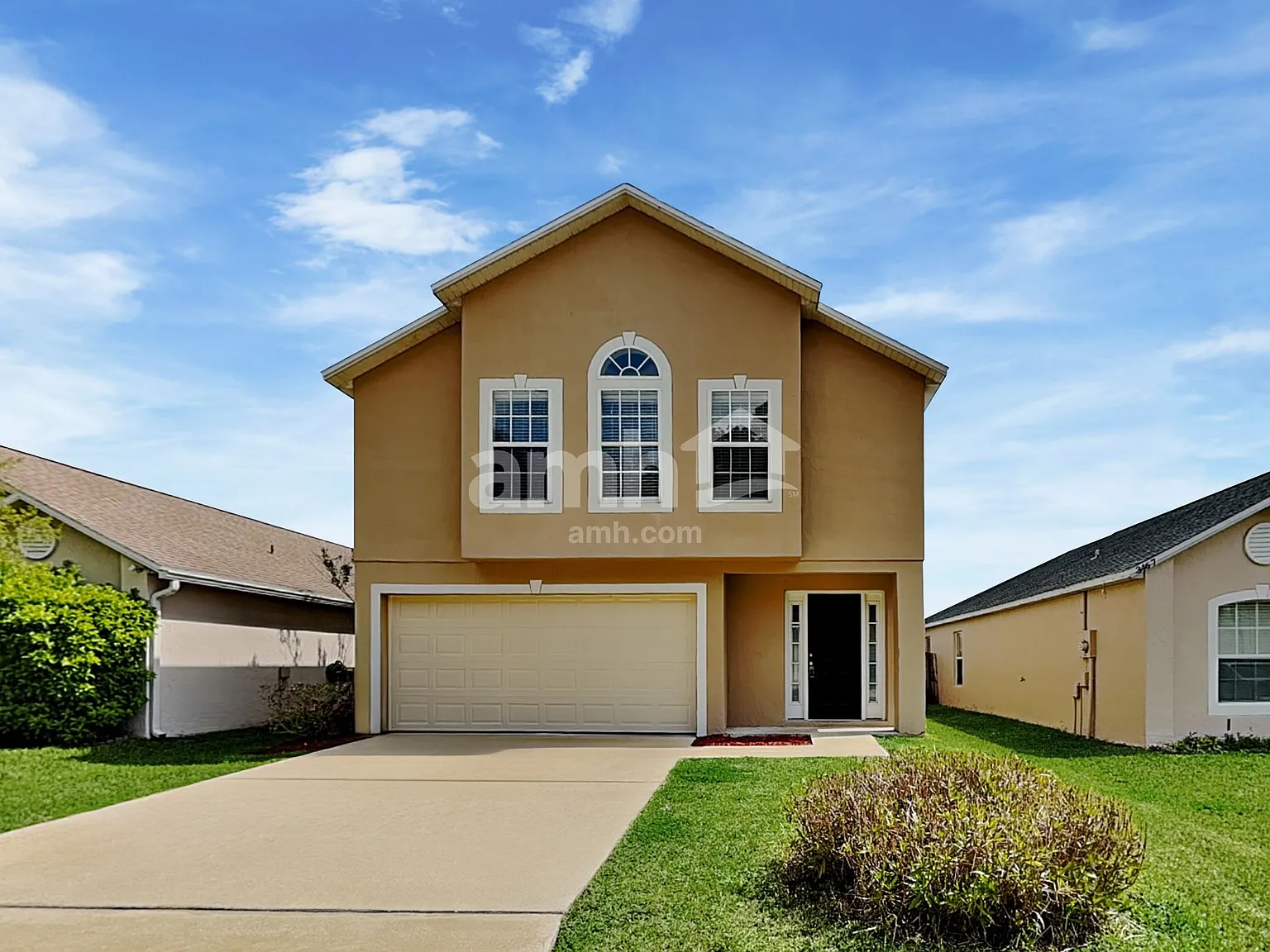 4 bed, 2.5 bath, 1927 sqft, $2,020 — Photo 1