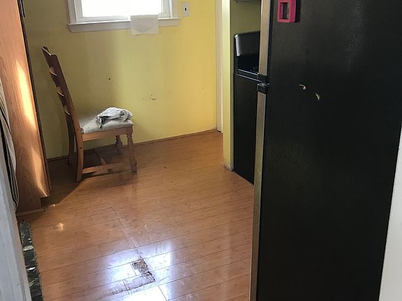 5th image of 137 E Nicholson Rd