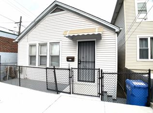 2915 S Keeley St, Chicago, IL 60608