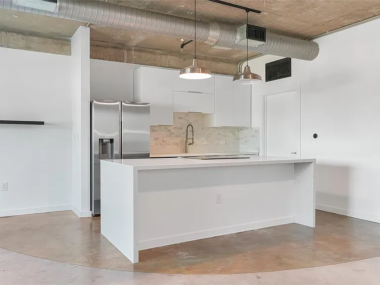 2000 Bagby St #2401 — Photo 24