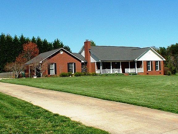 4th image of 2543 Myra Ln