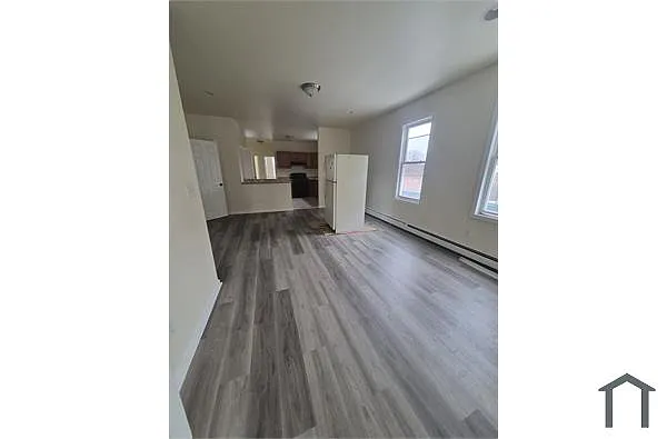 Building Photo - 1019 Grove St #1R