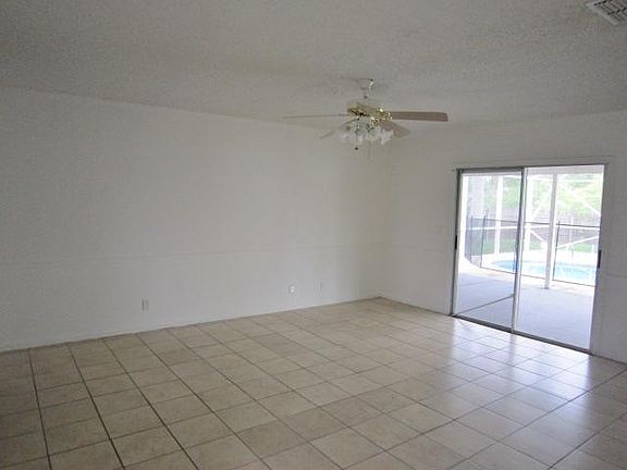 4th image of 269 SE Whitmore Drive