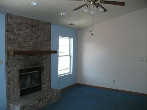 5th image of 1508 Country Pointe Dr