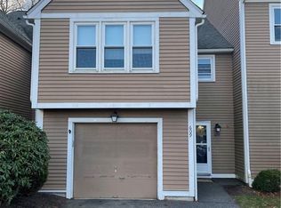 609 Brookhaven Ln, Woonsocket, RI 02895