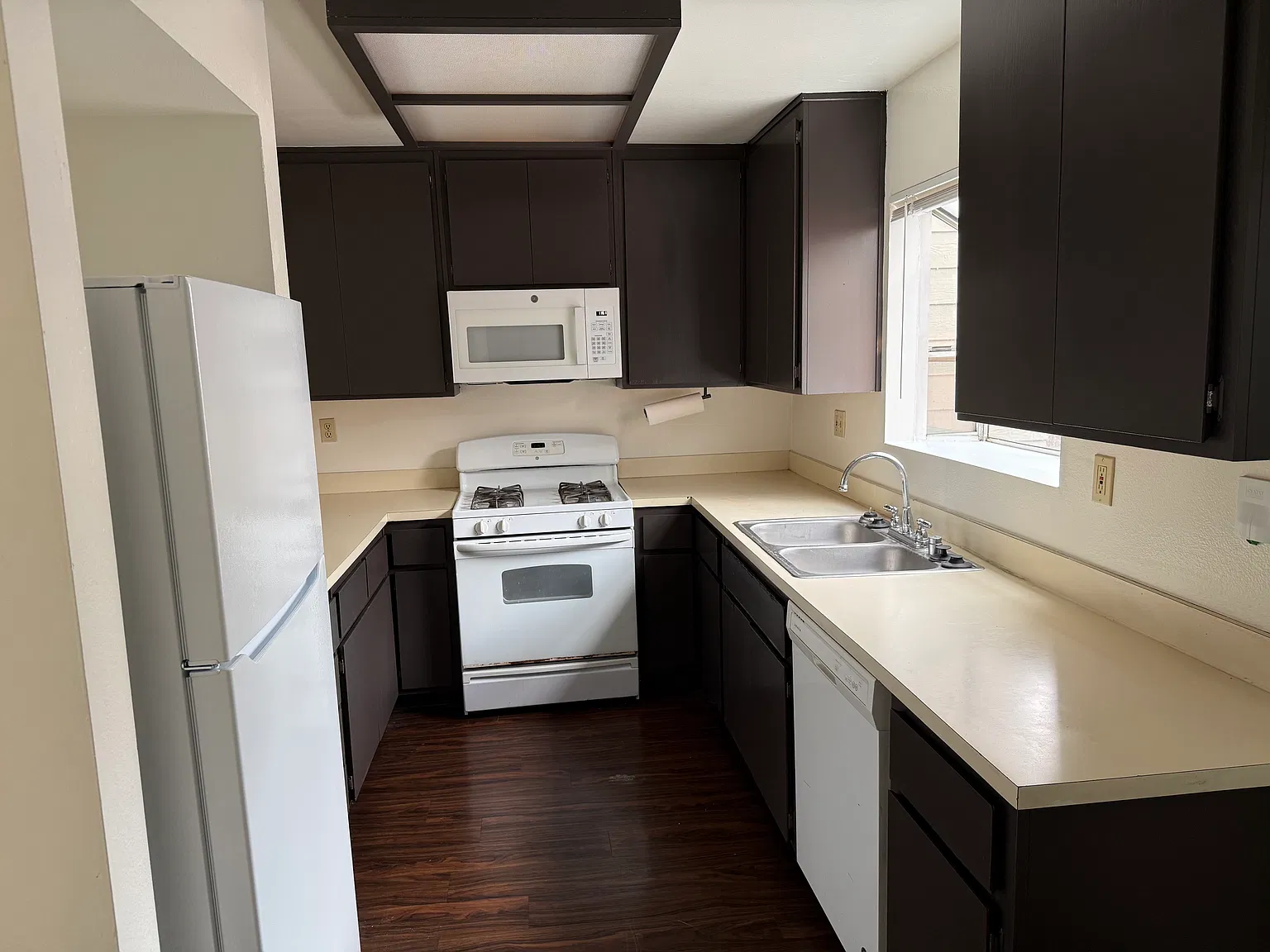 2 bed, 1.5 bath, 1000 sqft, $2,795 — Photo 2