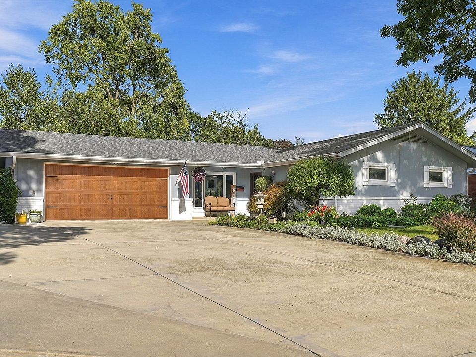 1st image of 208 Mecherle Dr