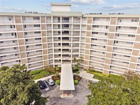 3090 N Course Dr APT 801, Pompano Beach, FL 33069