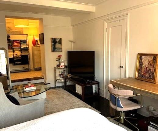 2nd image of 10 Park Ave #16F