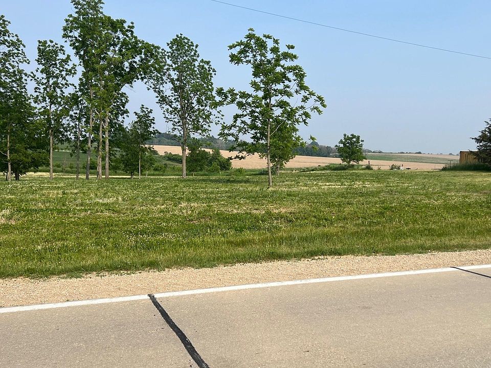 2nd image of 1206 County Road V68