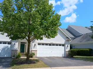 685 Shoreline Dr, Grayslake, IL 60030
