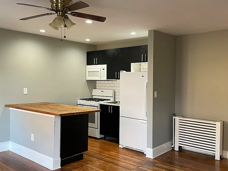 717 Park Ave #4R — Photo 1