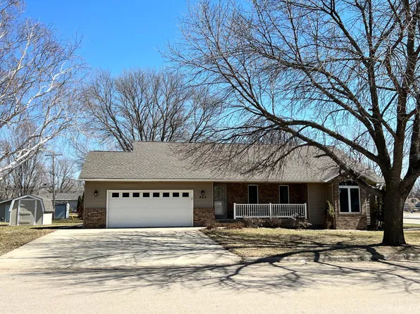 885 11th St, Granite Falls, MN 56241