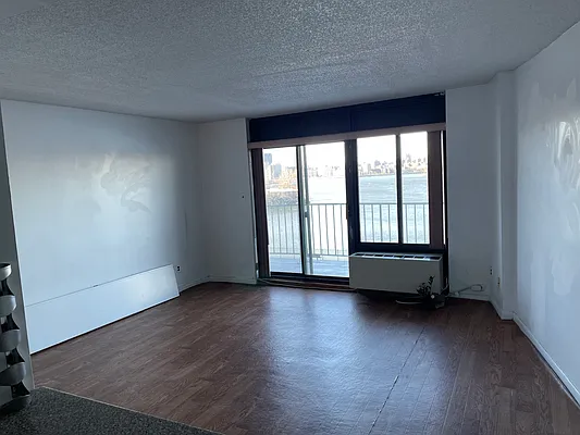 Rented by Compass | media 27