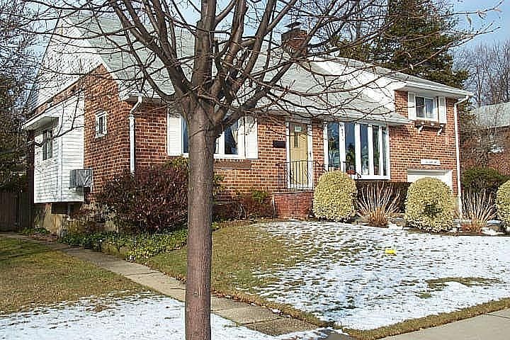 2nd image of 541 N Suffolk Ave