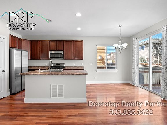 Kitchen/Breakfast Area