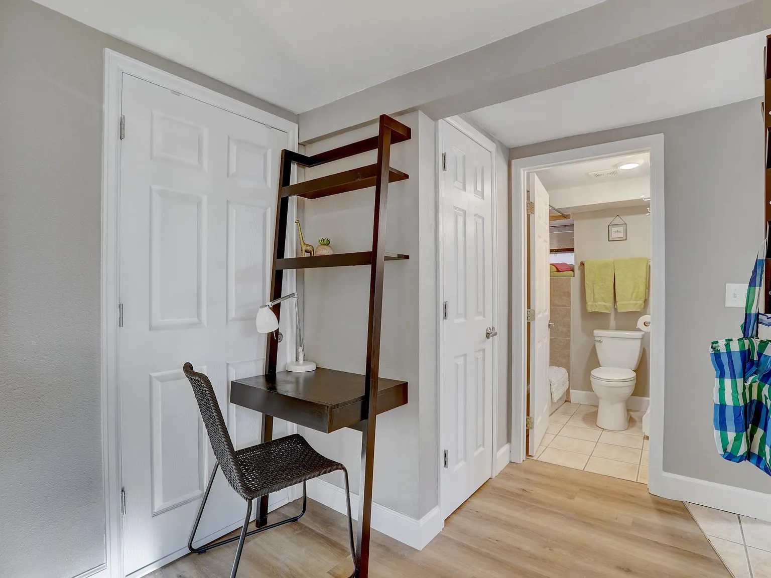 Studio, 320 sqft, $1,100 — Photo 4