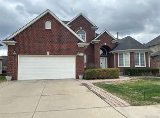 21642 Kendyl Ct, Macomb, MI