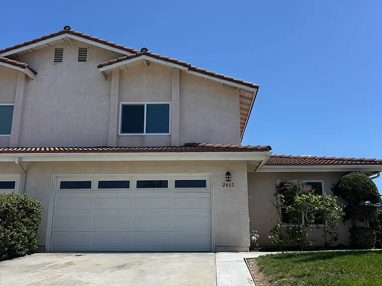 2607 Luciernaga St — Photo 2