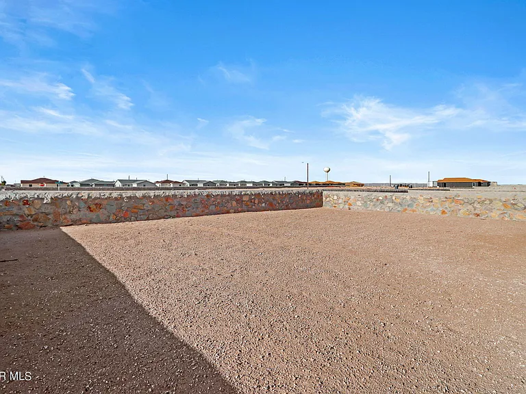 14541 Faxon Yucca Ave — Photo 22