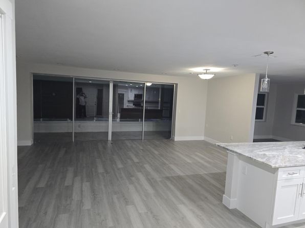 1391 Eden Isle Blvd NE