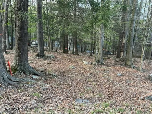 1086 Evergreen St, Lake Ariel, PA 18436