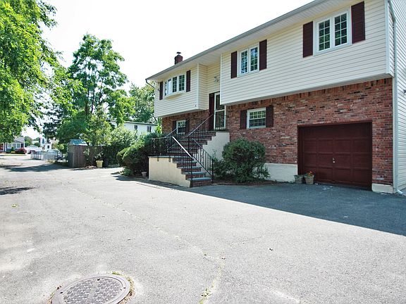 2nd image of 259 Boundary Ave