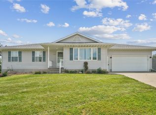 2205 Daleview Dr, Marion, IA 52302
