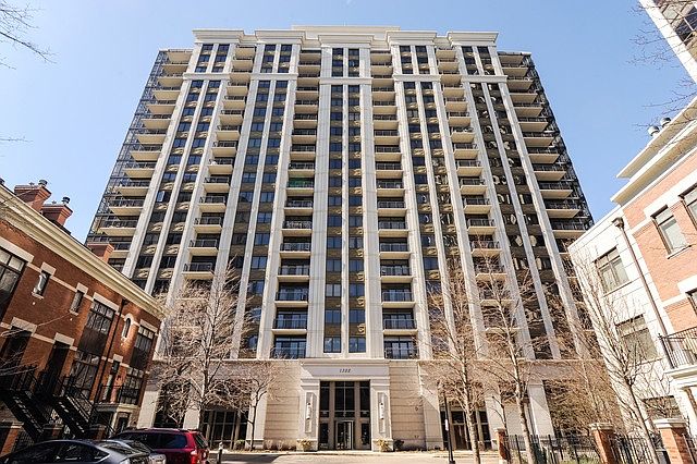 1st image of 1322 S Prairie Ave Unit 908