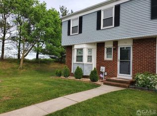 13 Gardenia Ct, Sayreville, NJ 08872