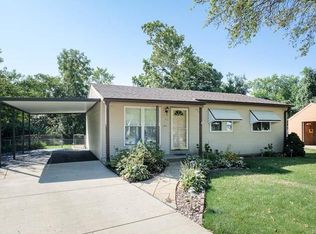 11922 Brookmont Dr, Maryland Heights, MO 63043