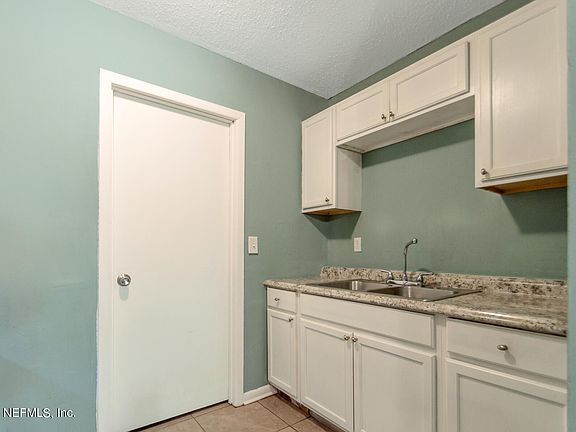 3rd image of 3637 CHARLES Street