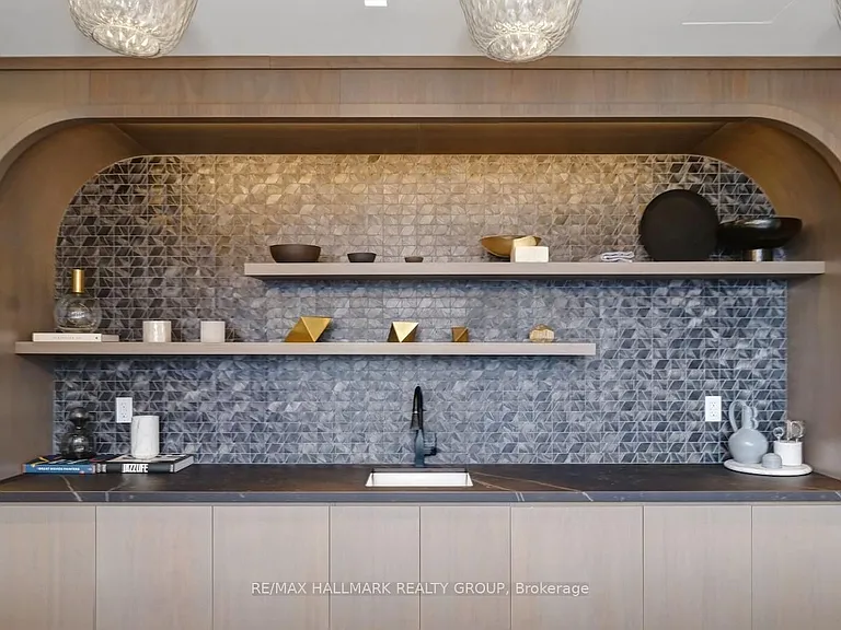 560 Rideau St #514 — Photo 31