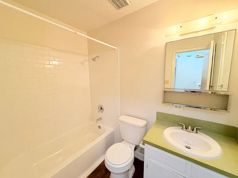 5206 Village Trl — Photo 21
