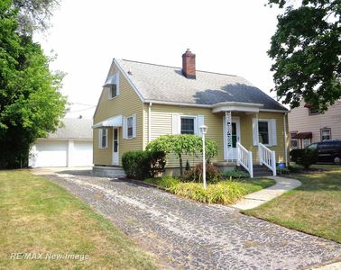 4 Southlawn Ct, Saginaw, MI, 48602