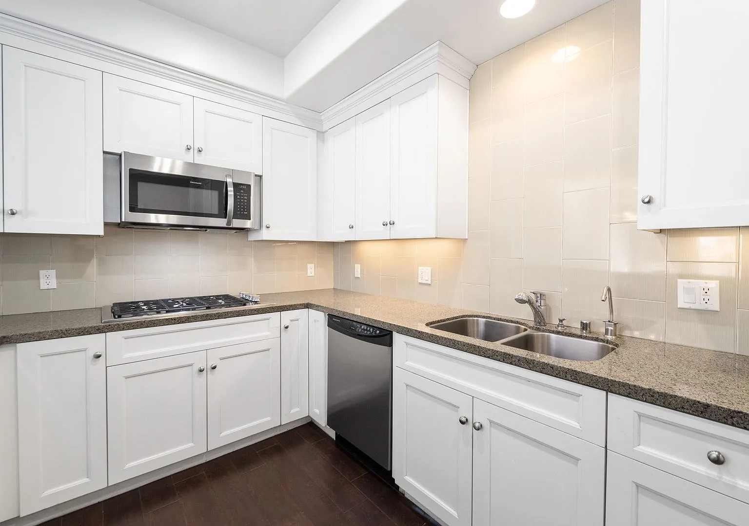 Holt Plaza, Llc — Photo 1