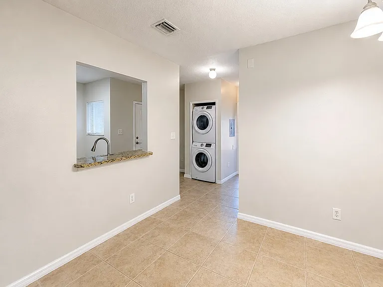 527 Villa Del Sol Cir #205 — Photo 12