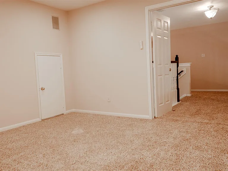 8531 Regalbrook Dr — Photo 23