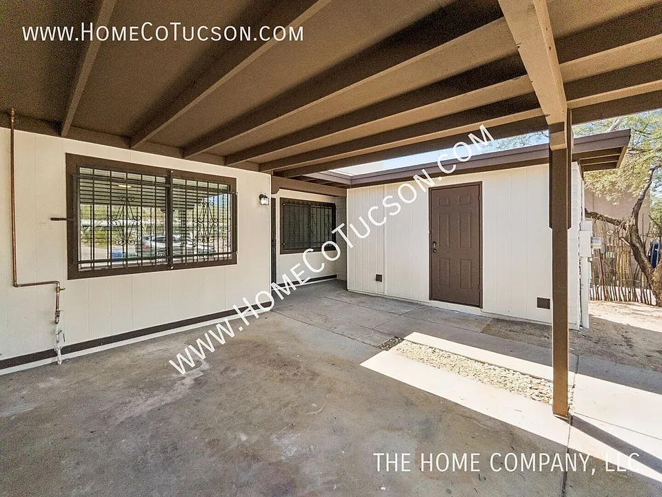 1934 E Hedrick Dr