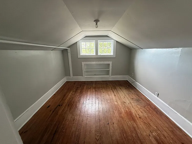 513 Alamance Rd — Photo 16