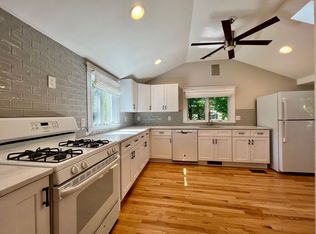 163 Bedford Rd, Woburn, MA 01801