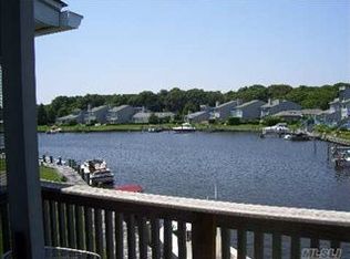 152 Fairharbor Dr, Patchogue, NY 11772