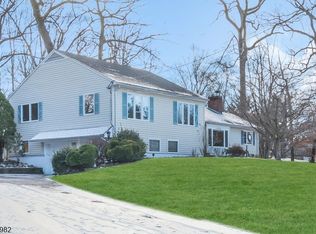 1 Cromwell Dr, Morristown, NJ 07960