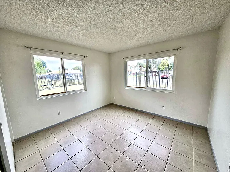 327 W Shamrock Ave #A — Photo 5