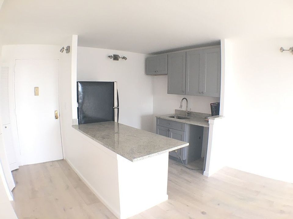 1st image of 829 Greenwood Ave APT 7G