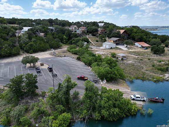 4th image of 1761 Lakeside W